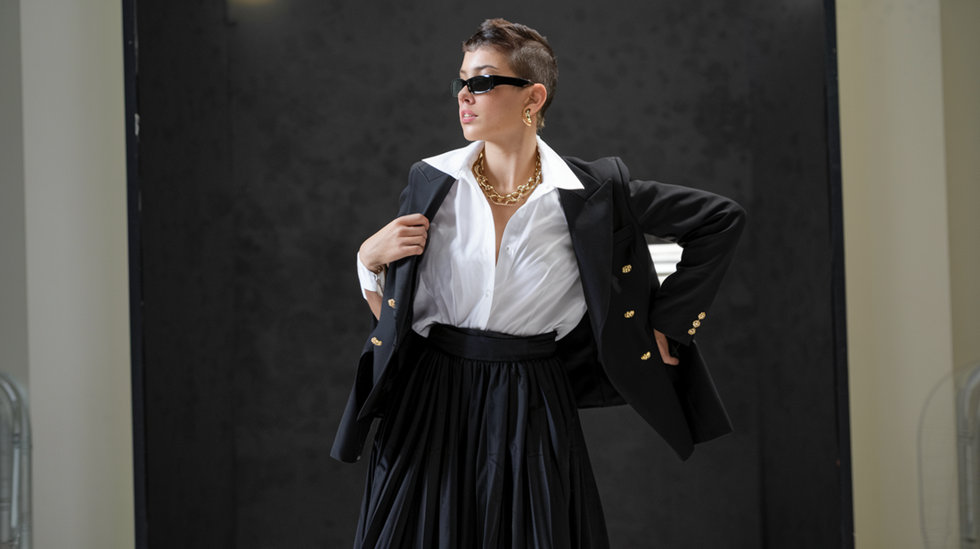 Build outfits that adapt with style: Master the mix of textures, silhouettes, and essentials to feel confident and comfortable any time of year.
